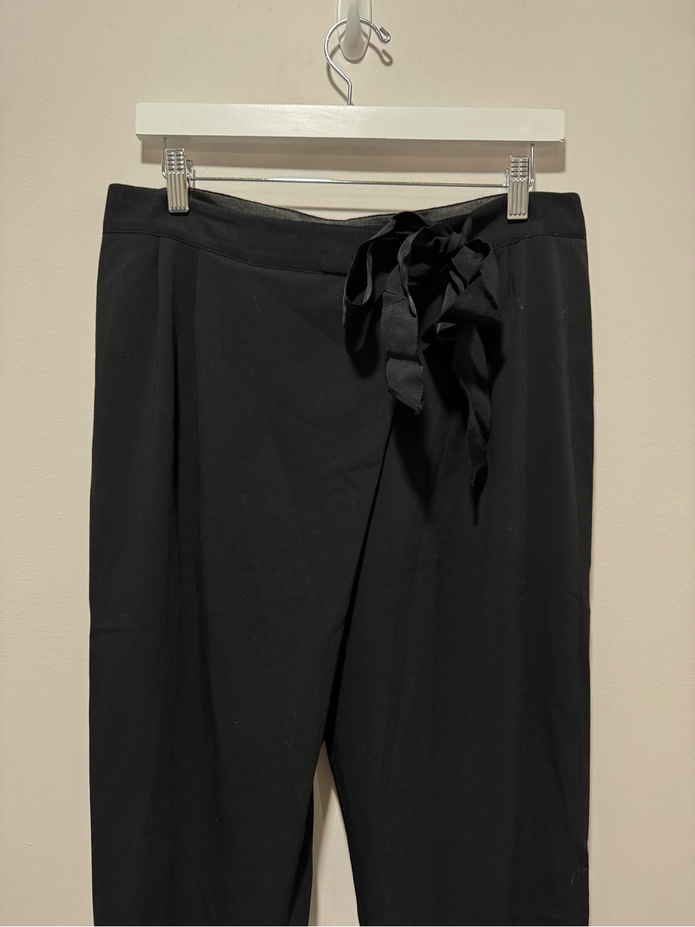 Elie Tahari Crepe Side Tie Slim Sash Pants Tapered Ankle Trousers Size 6 - Picture 2 of 4